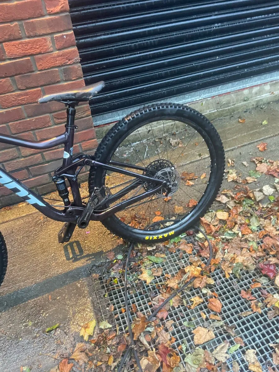 Giant stance m - Image 4