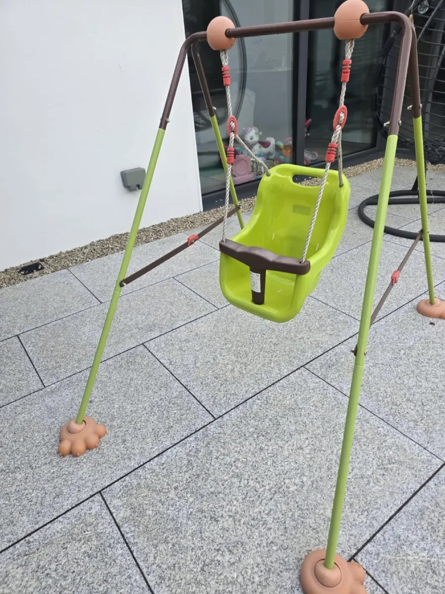 Baby swing - Image 1