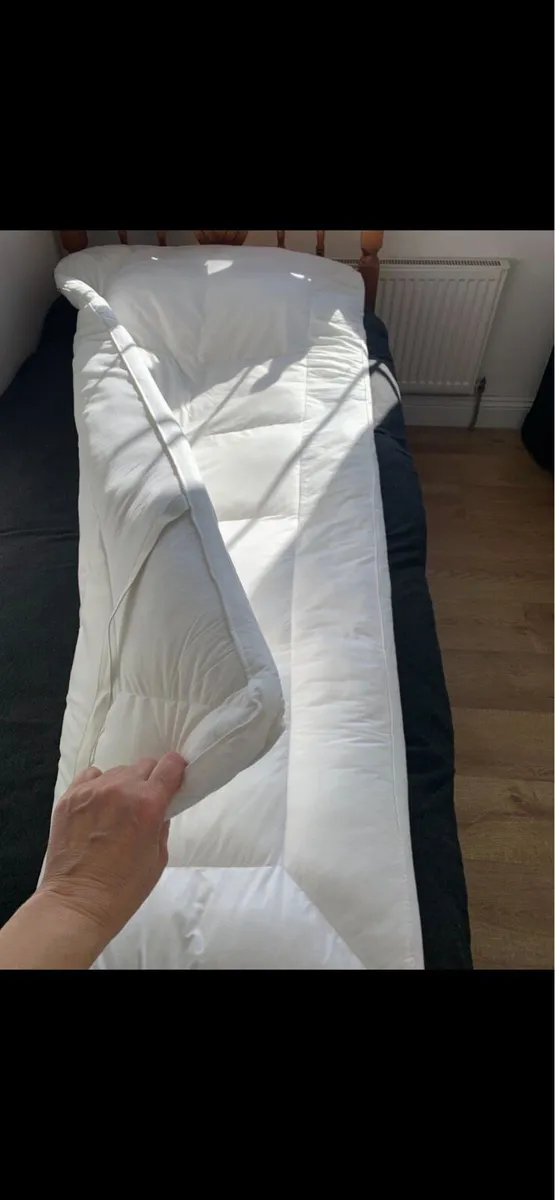 Single topper - Image 1