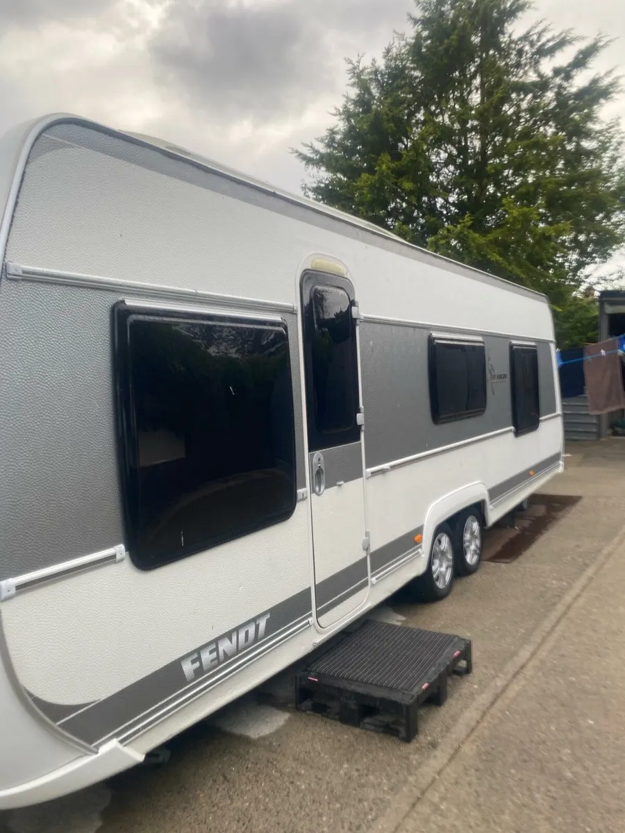 Caravan - Image 1