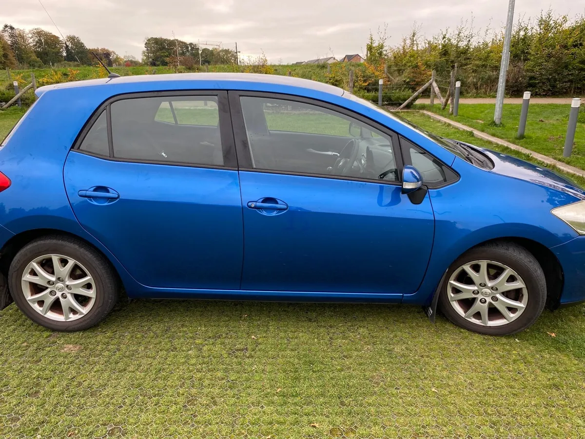 Toyota Auris 2011 - Image 3