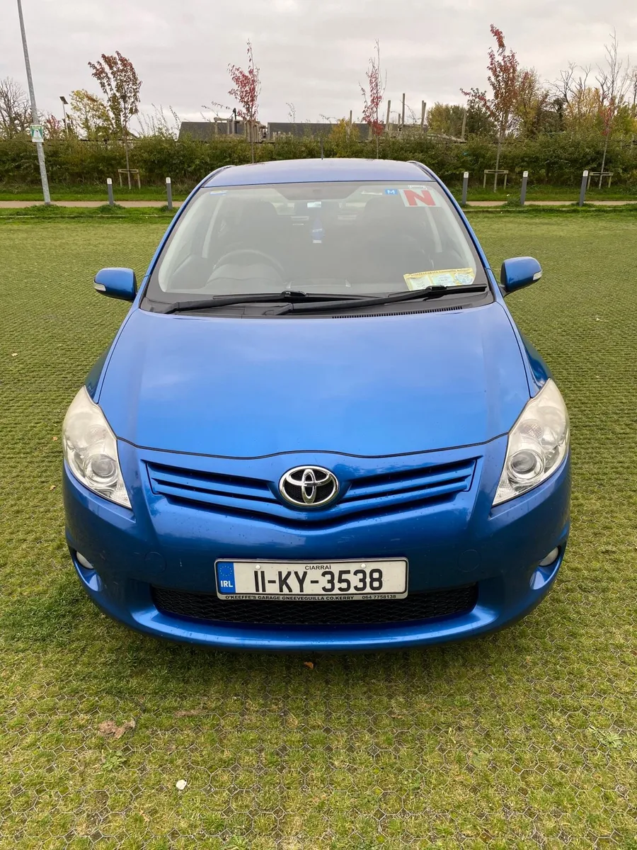 Toyota Auris 2011 - Image 1