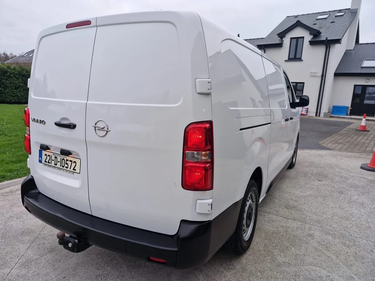 Van - Image 4
