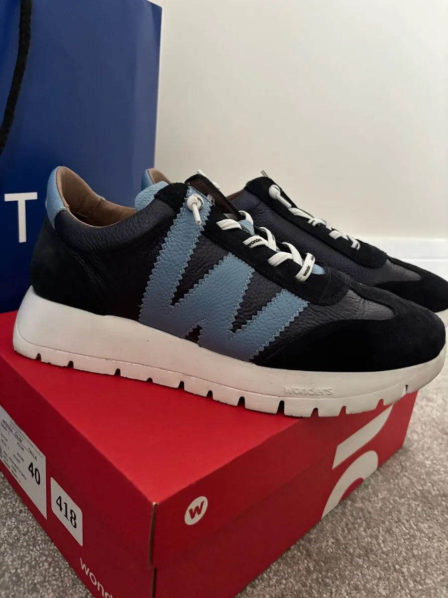 Wonder Trainers Navy and Black Leather - Image 1