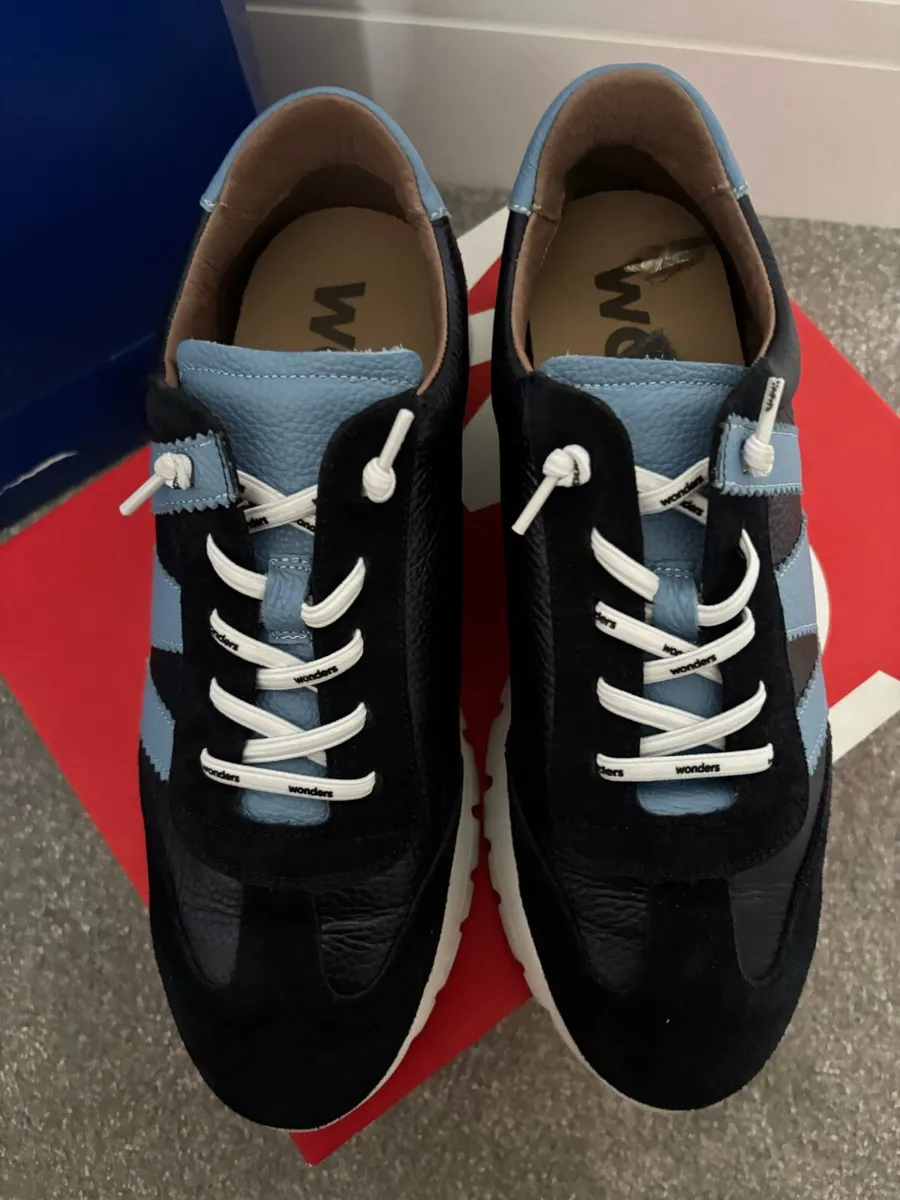 Wonder Trainers Navy and Black Leather - Image 3
