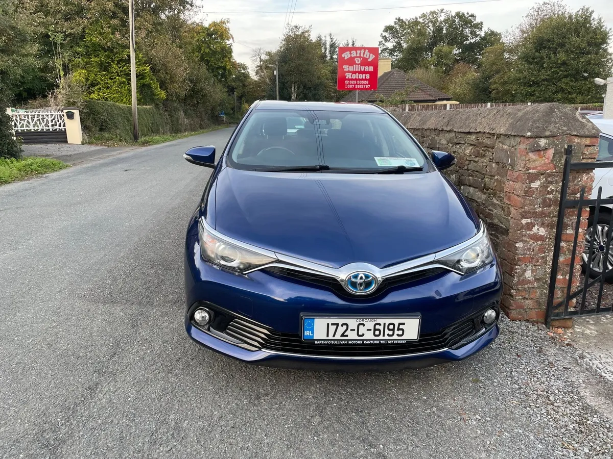 Toyota Auris Hybrid Automatic 2017 - Image 2