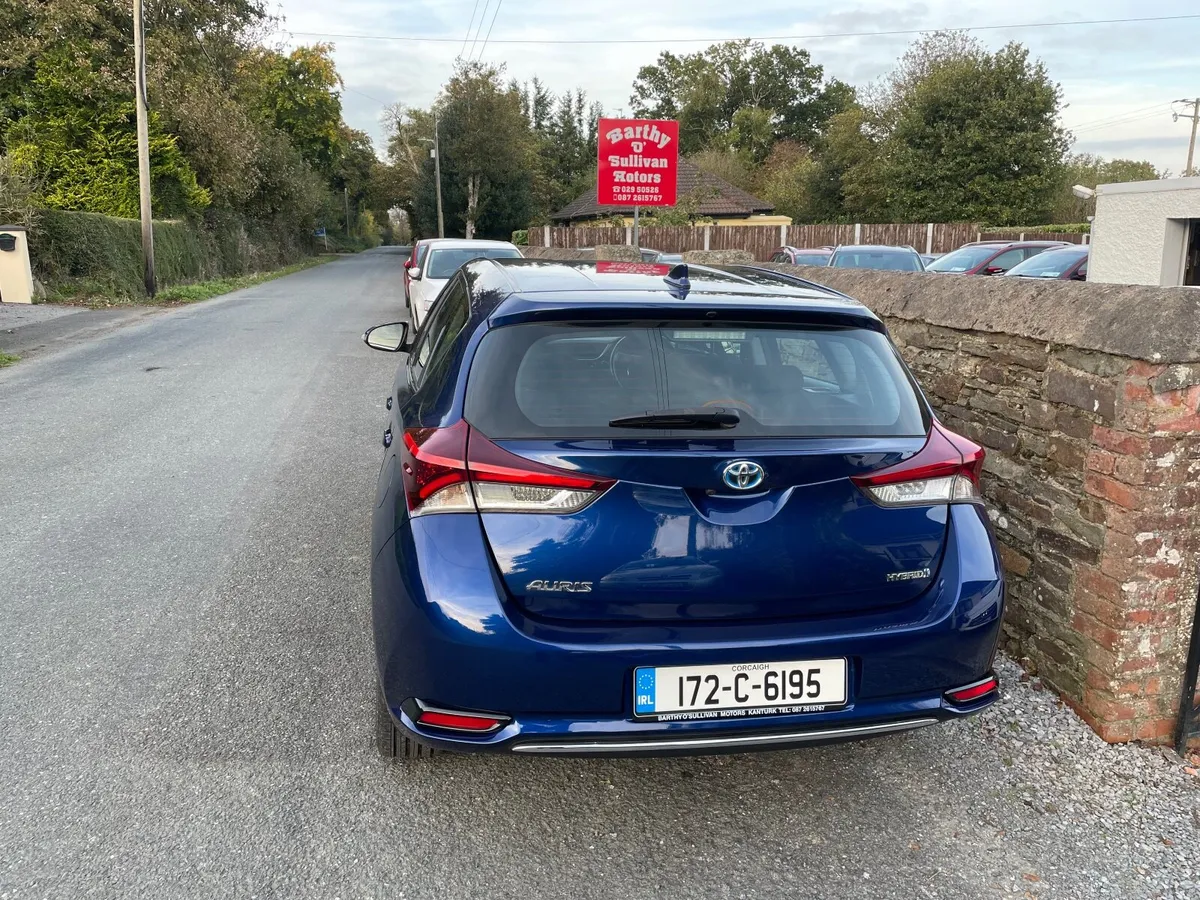 Toyota Auris Hybrid Automatic 2017 - Image 4