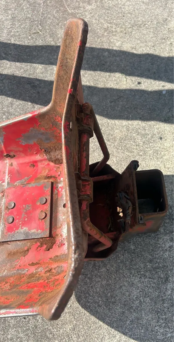 Vintage Massey Tractor Seat - Image 2