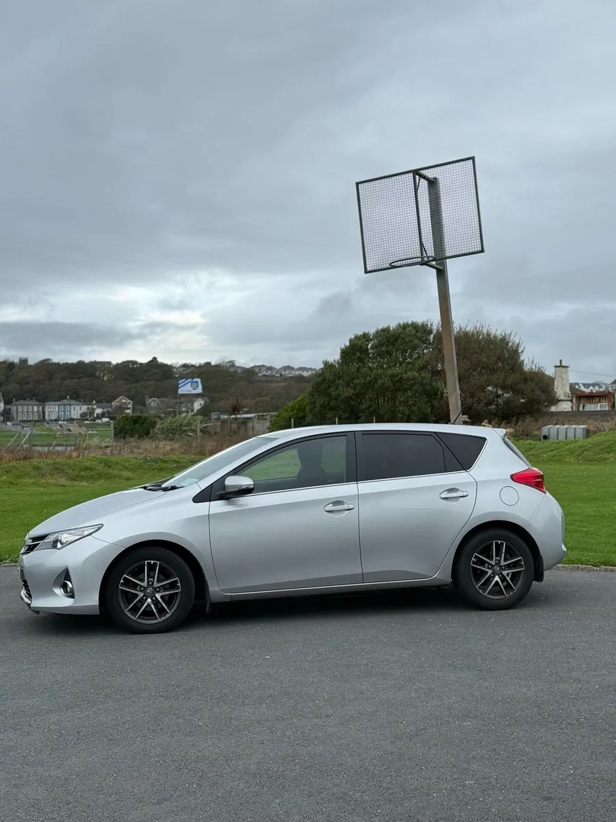 Toyota Auris 1.4D-new NCT 08/26 - Image 2