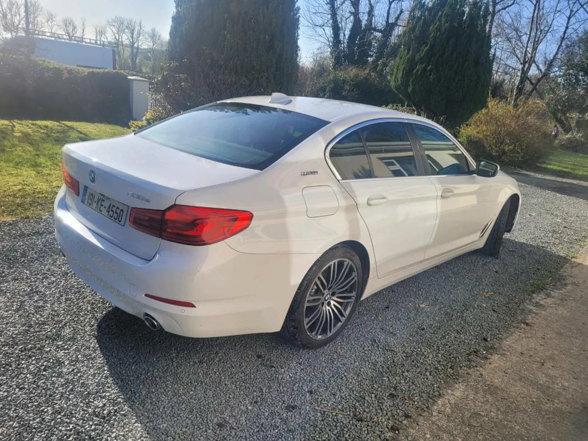 BMW 530E Hybrid Saloon - Image 2