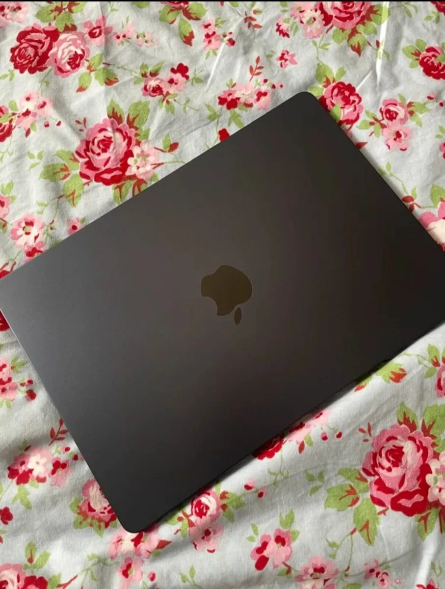 MacBook Air (M3, 2024) 13 inch - Image 2
