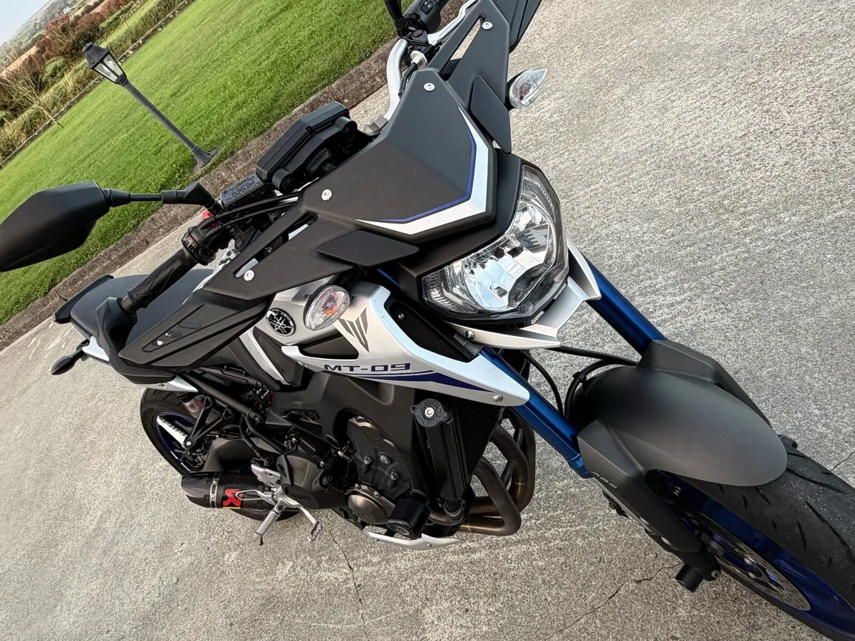 Yamaha MT09 street rally - Image 3