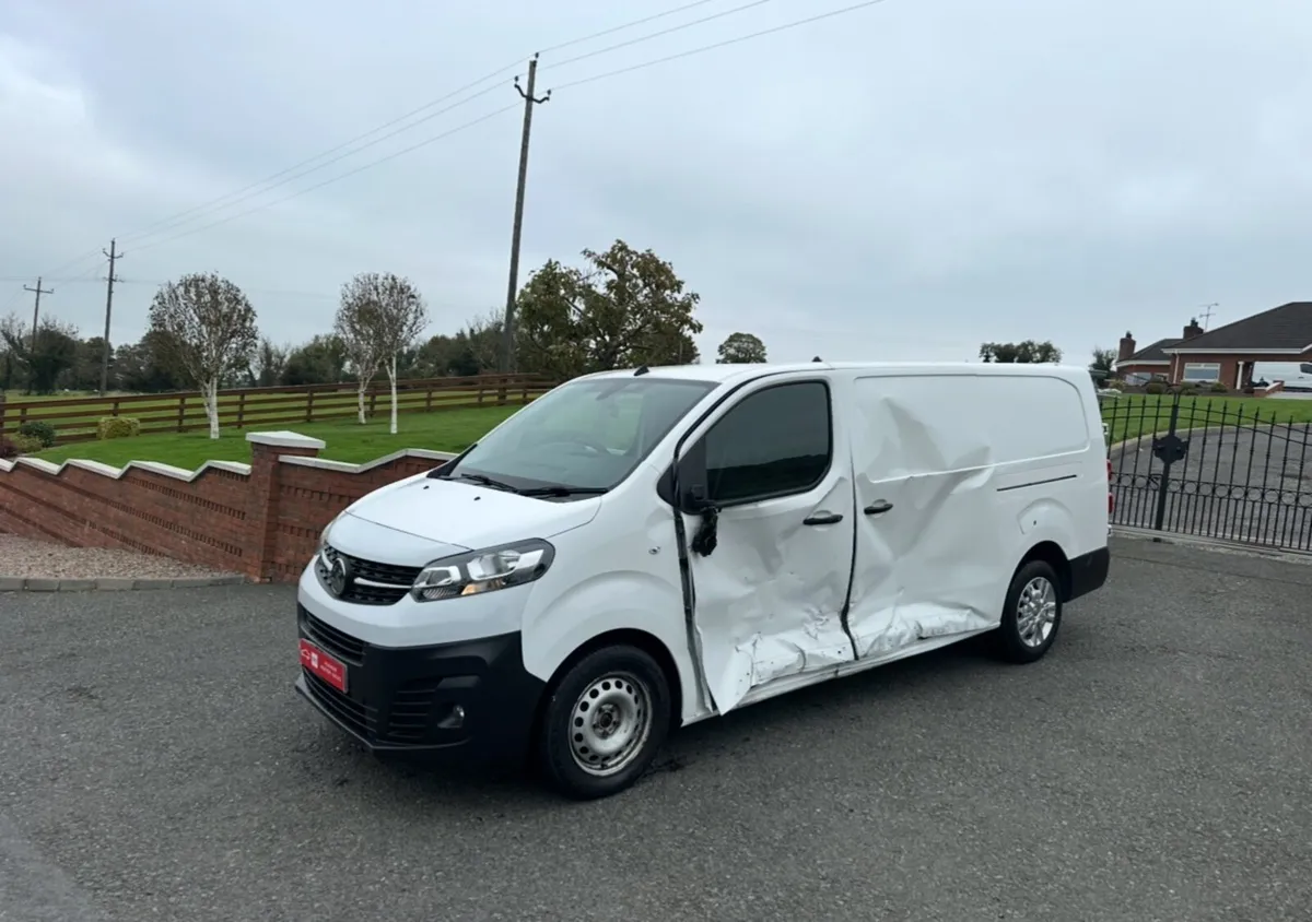 2022 Vauxhall Vivaro. Sold with parts to fix - Image 4