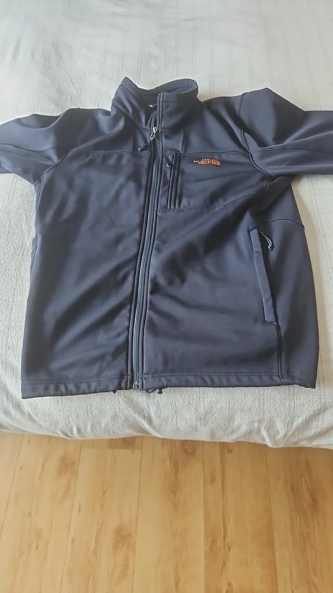 Men’s dark grey Large North face Jacket - Image 1