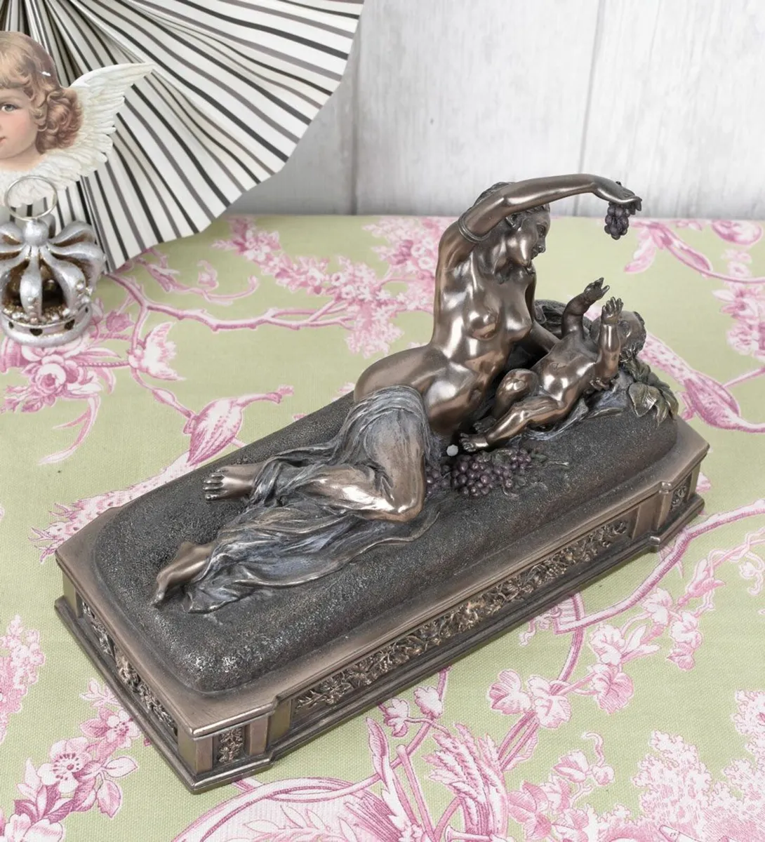 Signed VENUS & CUPID SCULPTURE IN OLD MASTER STYLE - Image 4