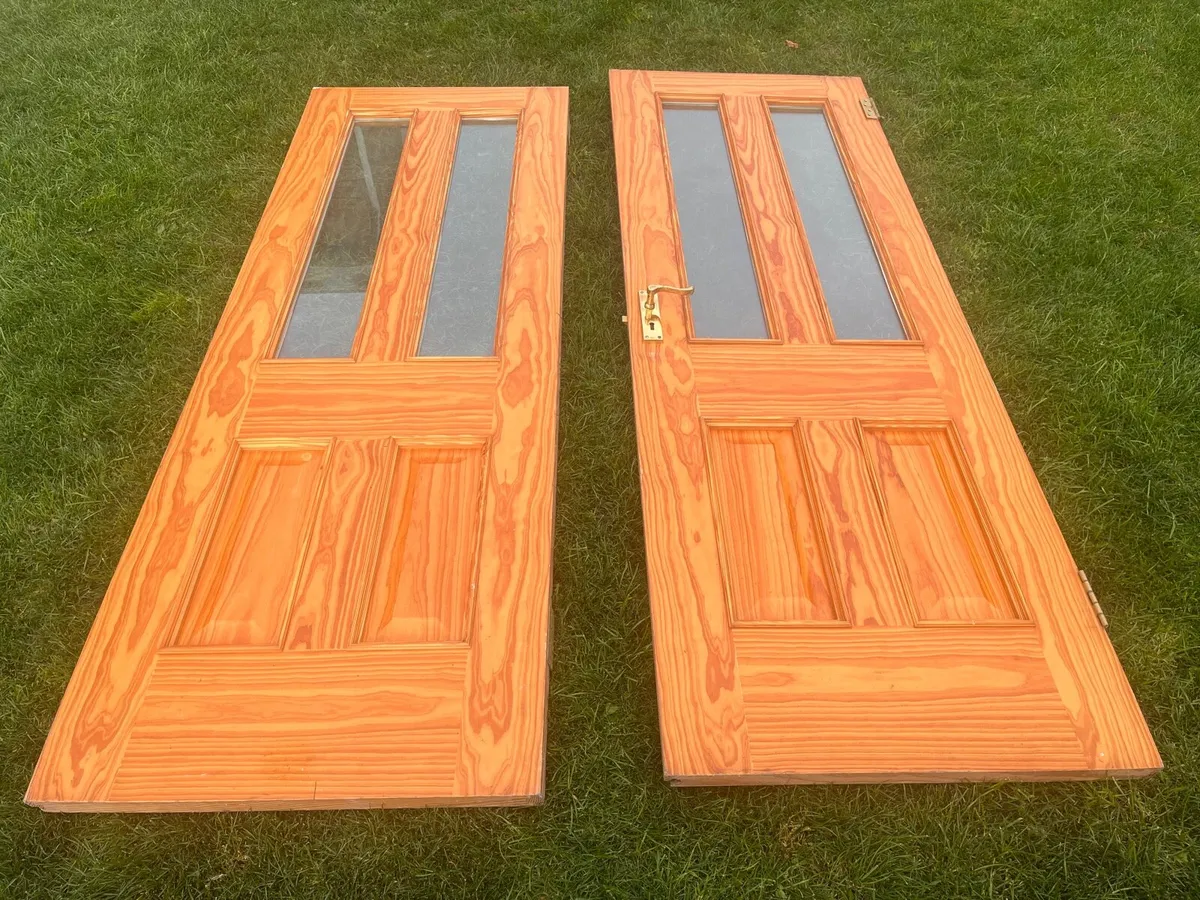 Wood door - Image 1