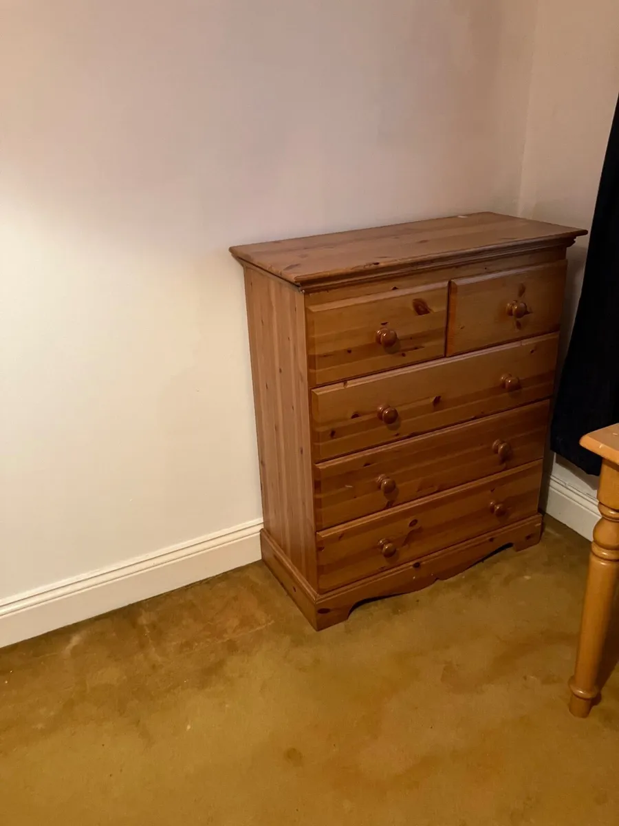 Bedroom furniture - Image 4
