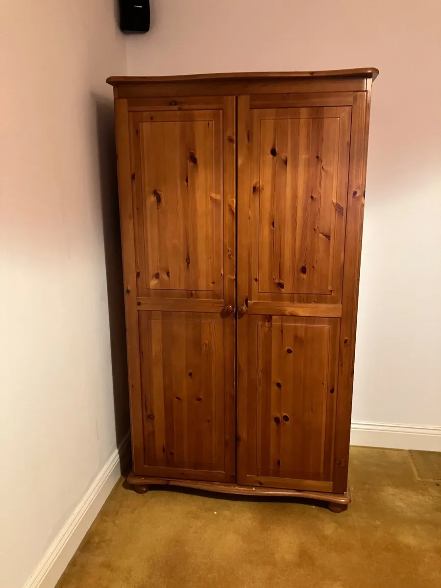 Bedroom furniture - Image 2