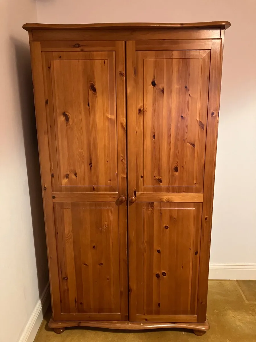 Bedroom furniture - Image 1
