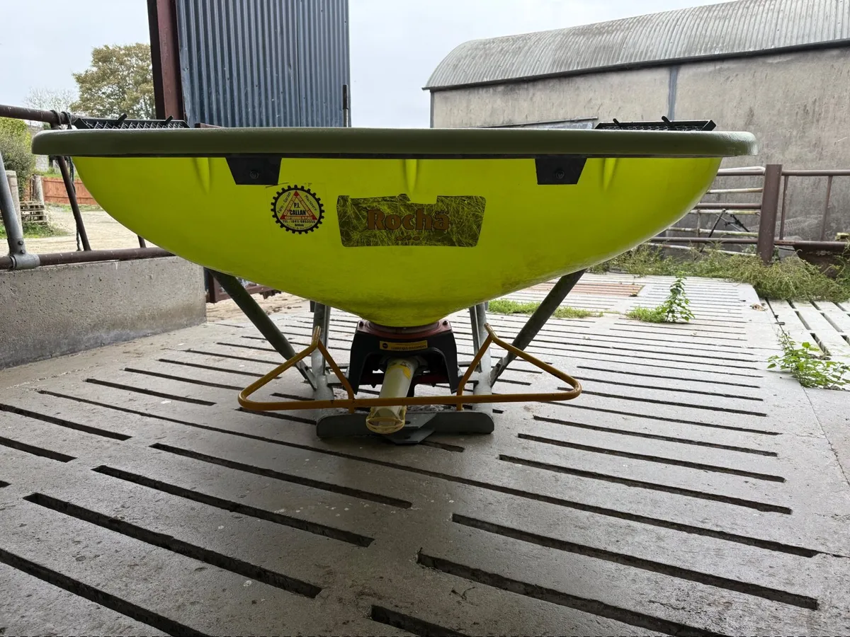 Fertilisers spreader - Image 1