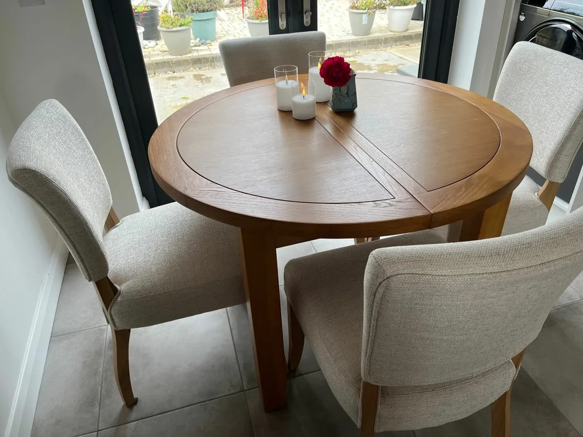Dining Room Table and Chairs - Image 3