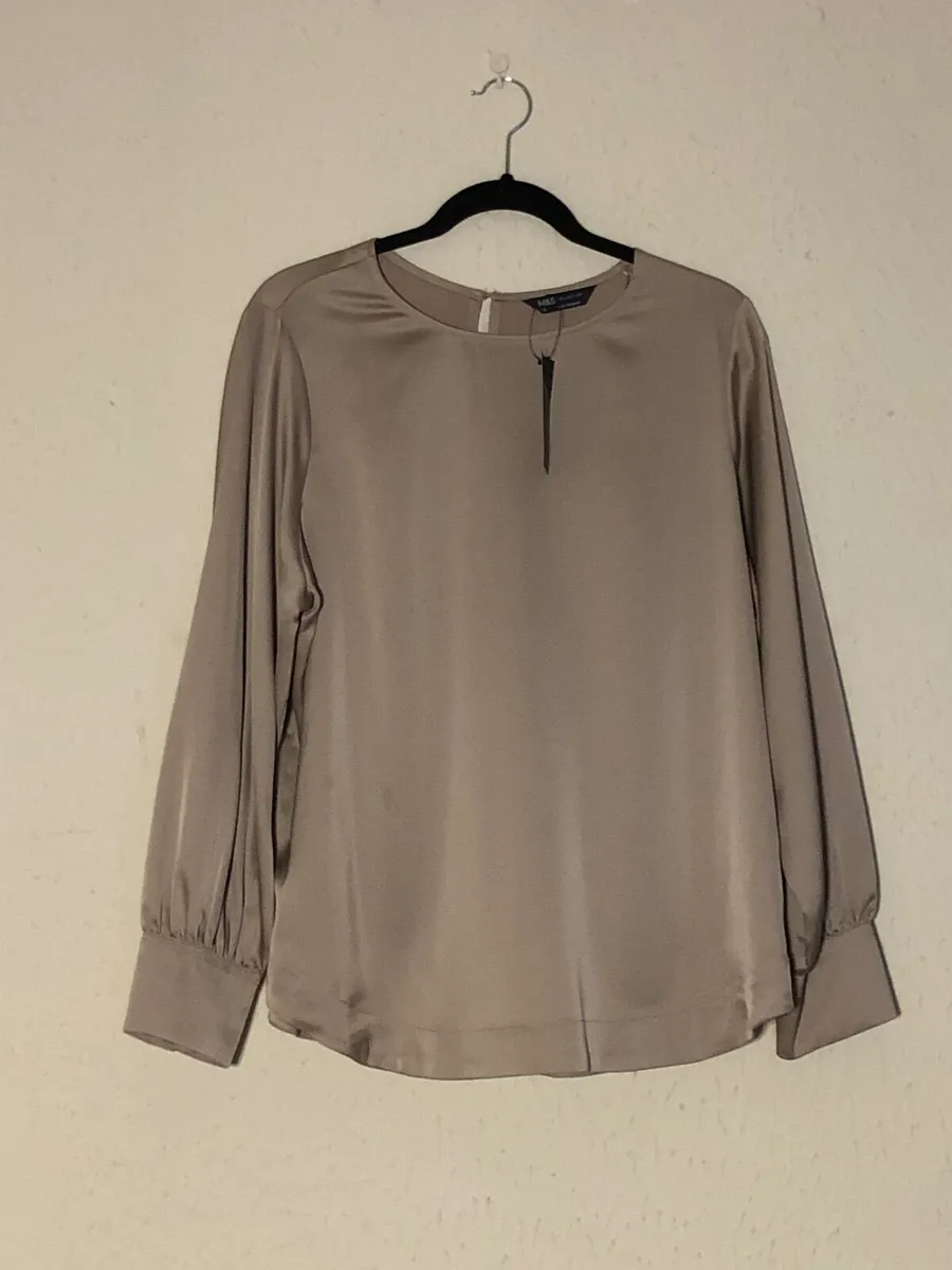 M&S Satin Blouse size 18 - Image 2