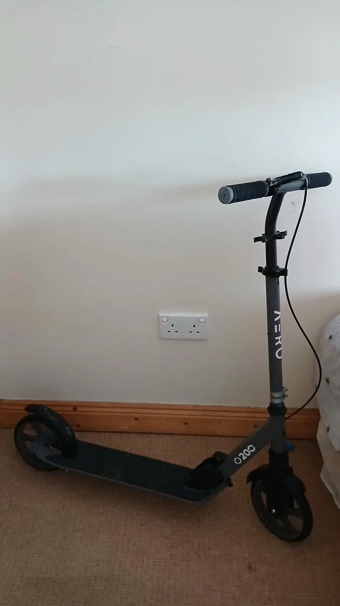 Aero A200 Scooter - Image 1