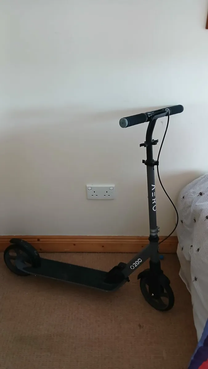 Aero A200 Scooter - Image 2