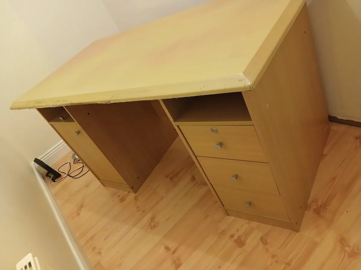 Timber office desk - Image 1