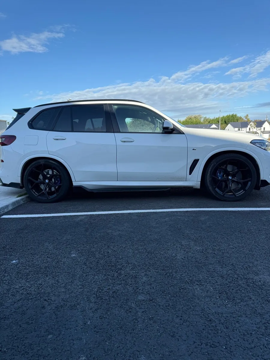 BMW X5 45e - Image 2
