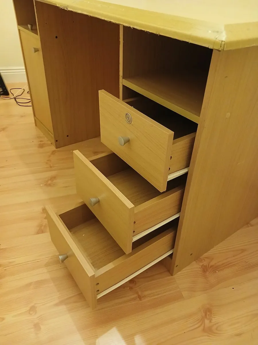 Timber office desk - Image 3