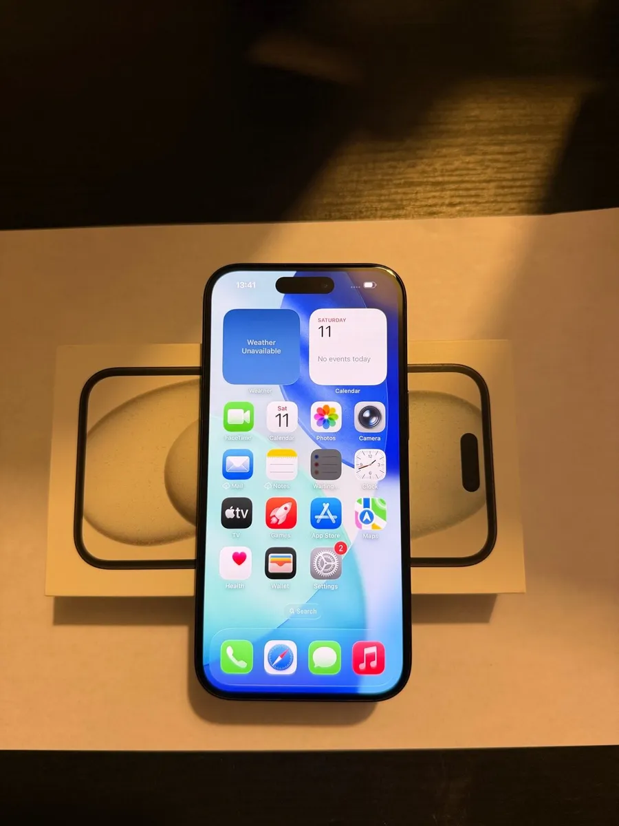 iPhone 15 - Image 3