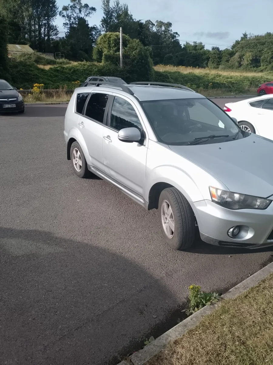 Mitsubishi Outlander 2011 - Image 2