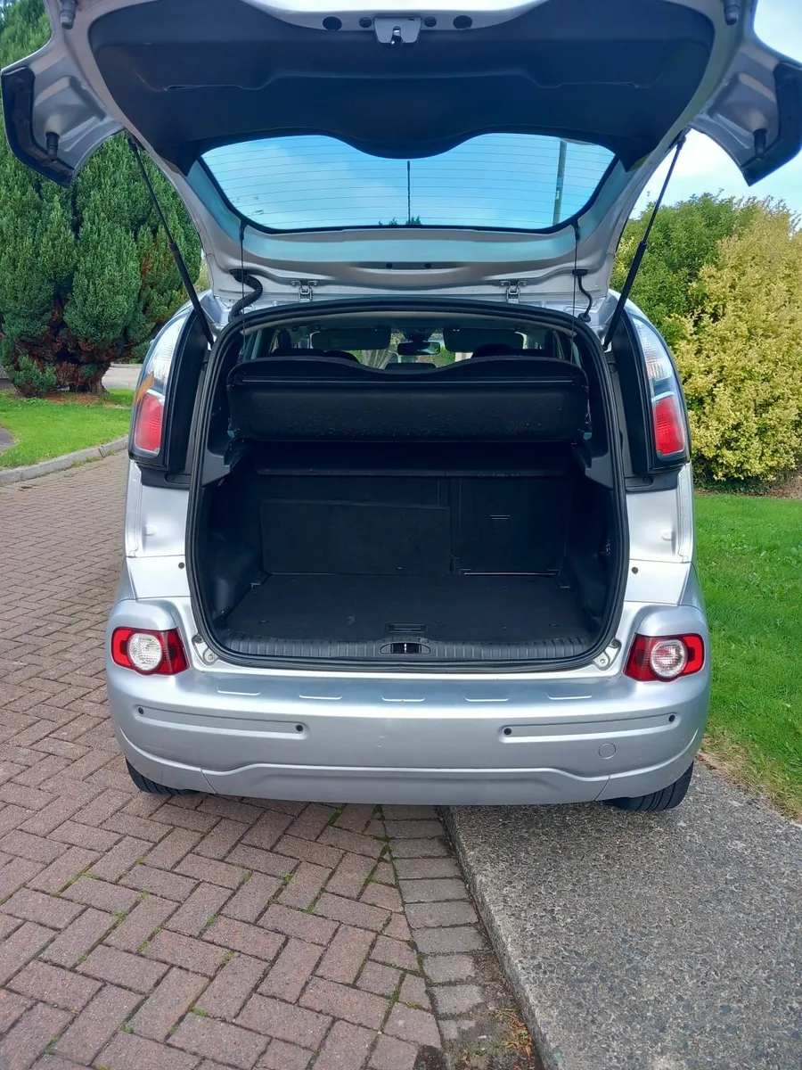 10 CITROEN C3 PICASSO  1.6 HDI €2400 - Image 3
