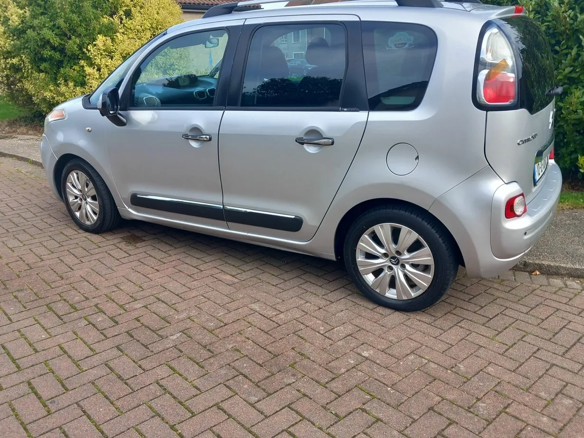 10 CITROEN C3 PICASSO  1.6 HDI €2400 - Image 4
