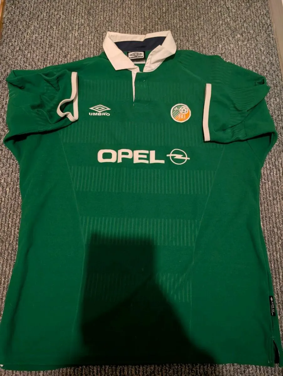Vintage 2000 Ireland soccer jersey adult XXL - Image 1