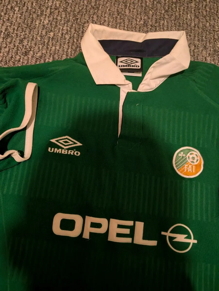 Vintage 2000 Ireland soccer jersey adult XXL - Image 2