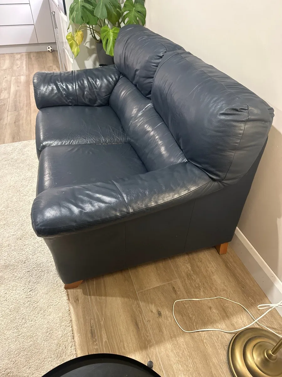 Black leather couch - Image 3