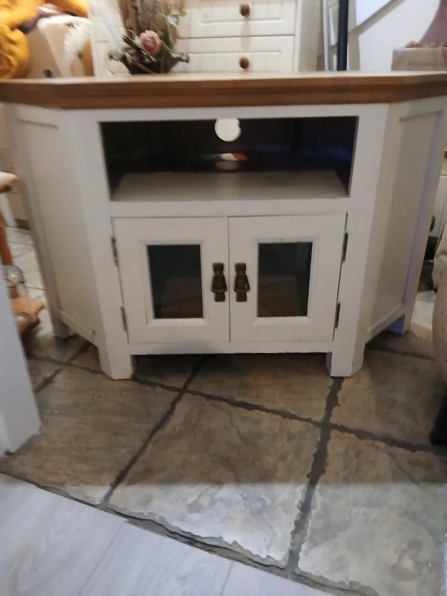 Items for sale - Image 1