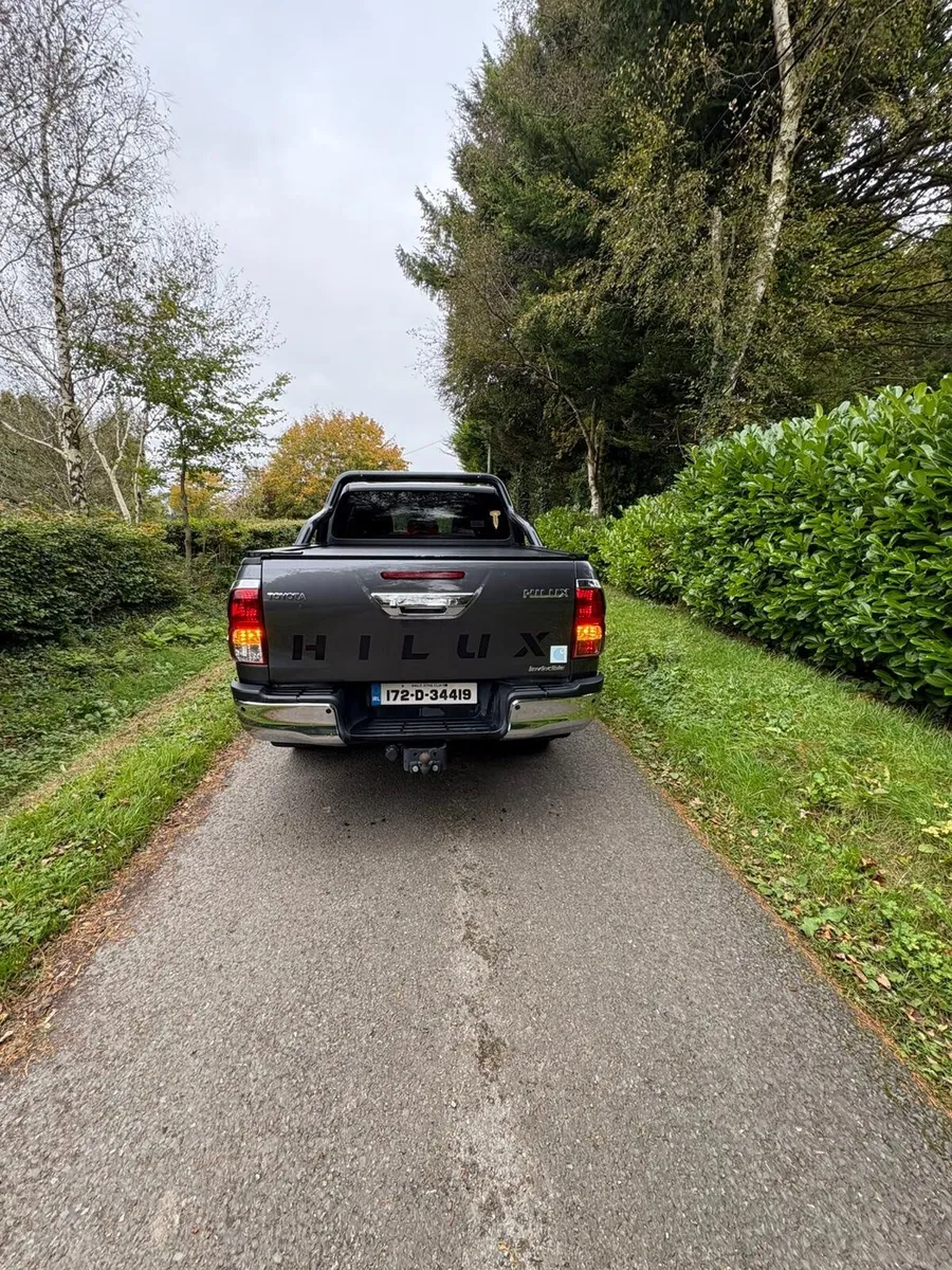Toyota Hilux 2017 - Image 3