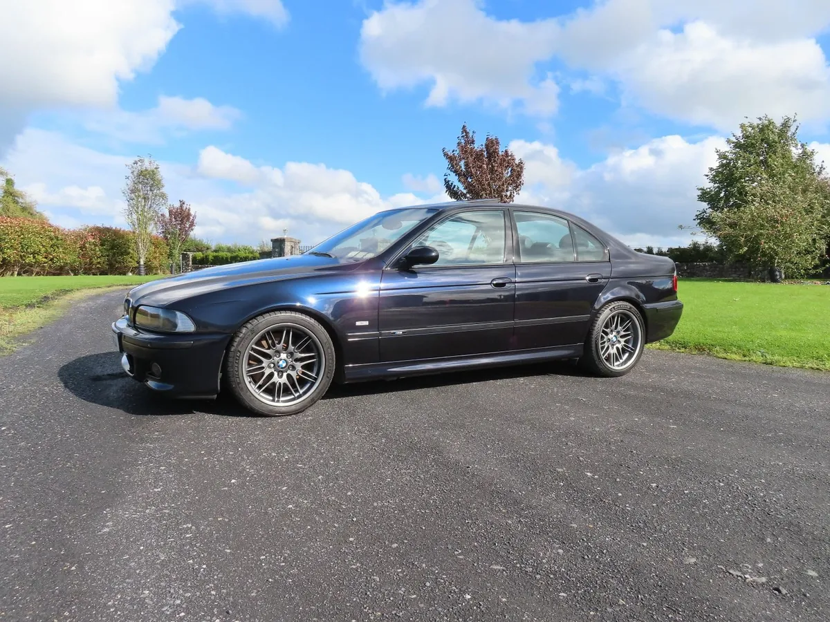 BMW M5 2002 - Image 1