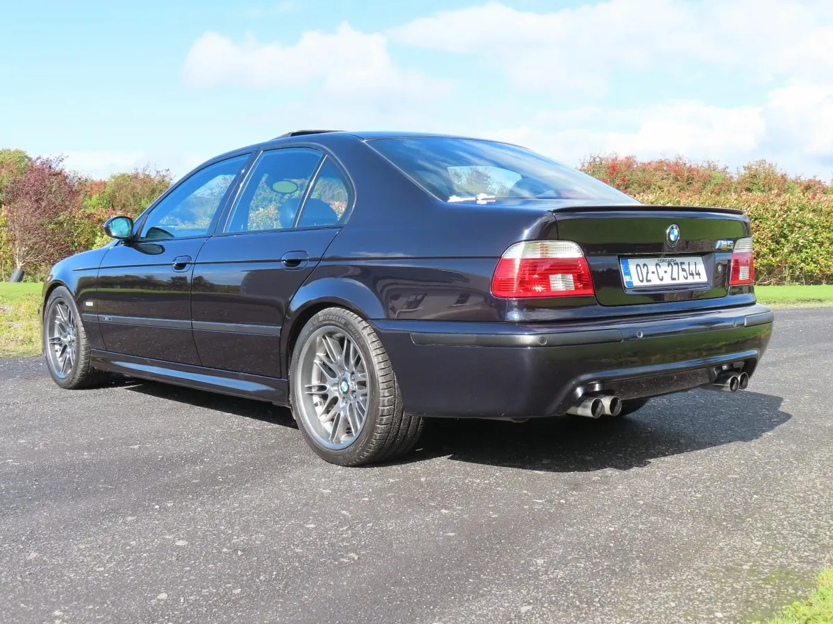 BMW M5 2002 - Image 2