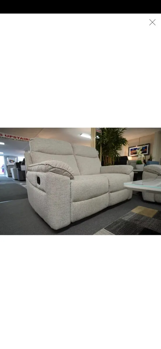 Brand new vera 2 seater recliner couch reduced