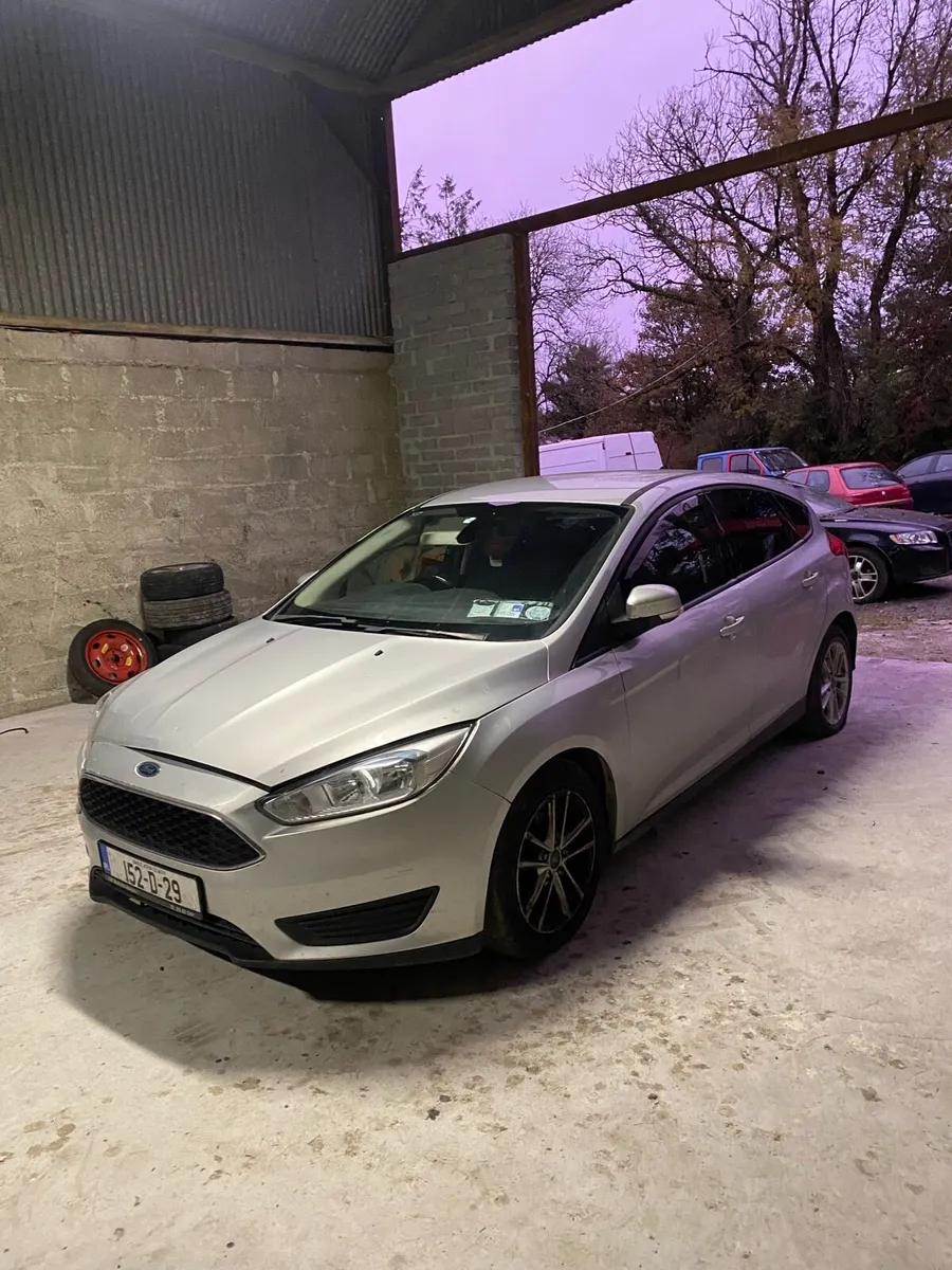 152 ford focus new shape  light damage - Image 2