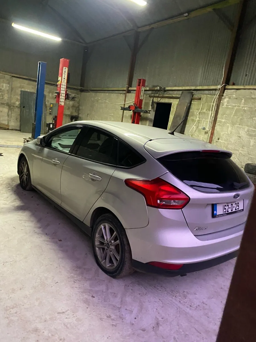 152 ford focus new shape  light damage - Image 3