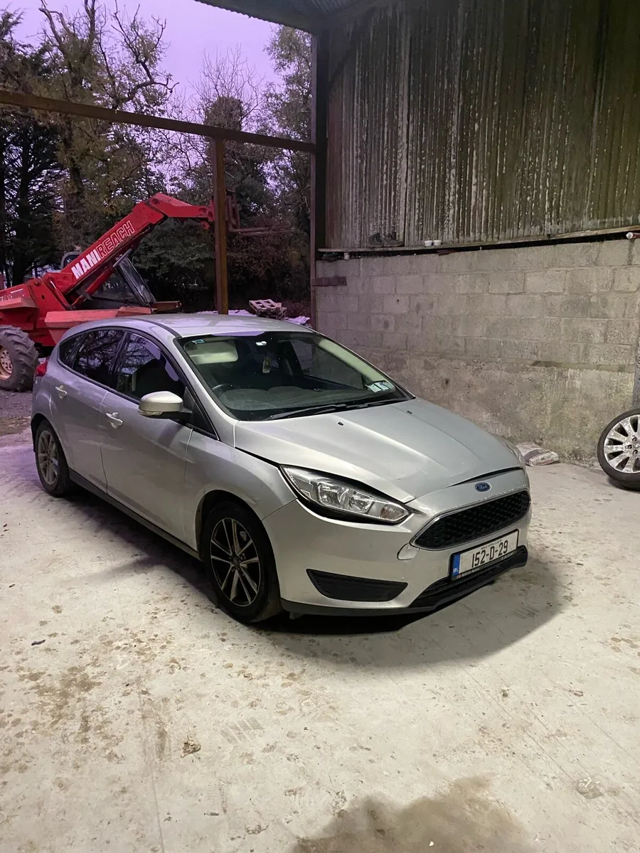 152 ford focus new shape  light damage - Image 4