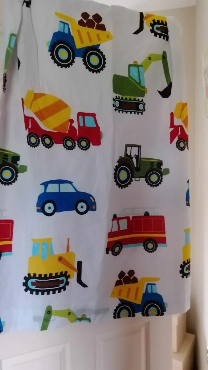 Children's curtains and duvet cover - Image 1