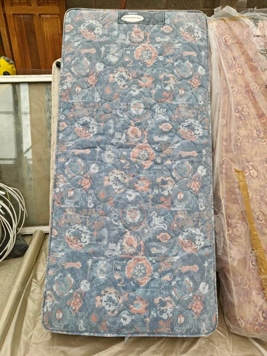 Mattress and bed frames - Image 2
