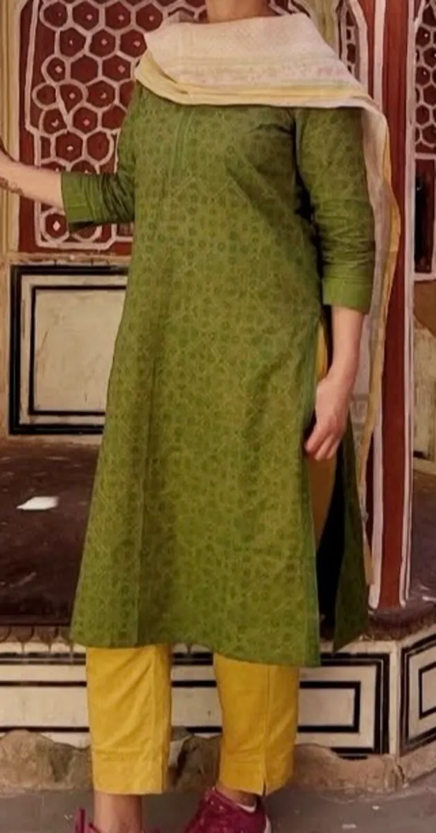 Traditional Indian clothes - Image 1