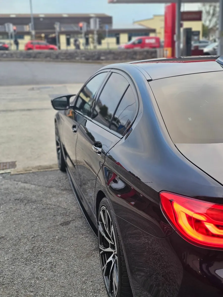 BMW 5-Series 2018 - Image 4